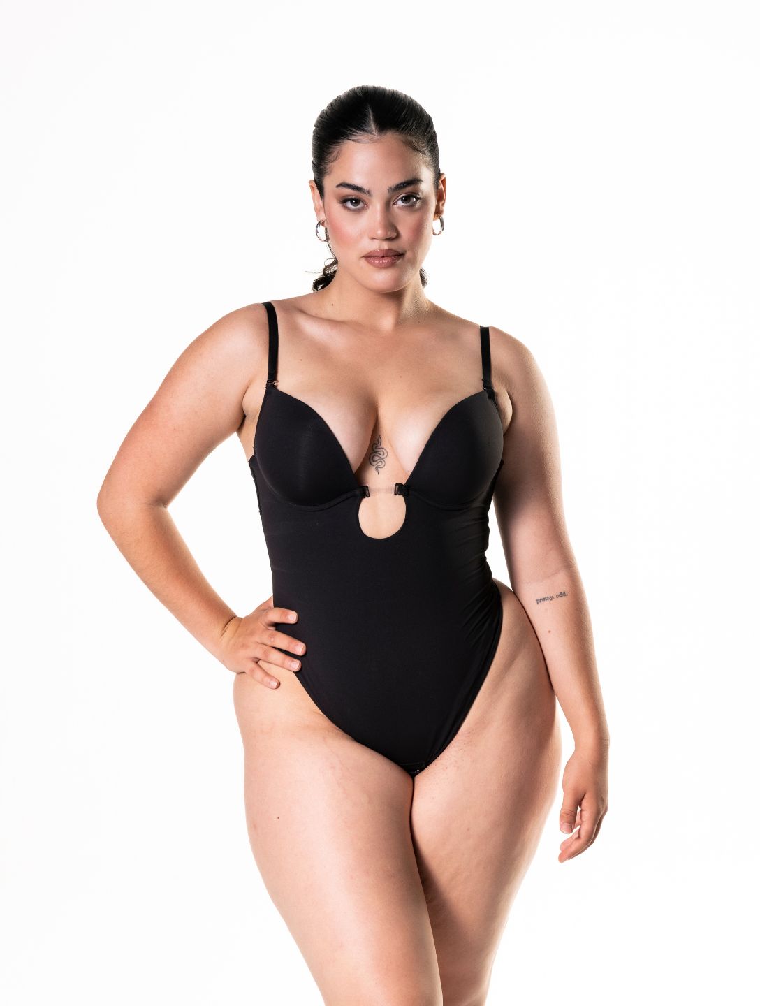 Shapewear-Bodysuit mit tiefem Ausschnitt und Tanga