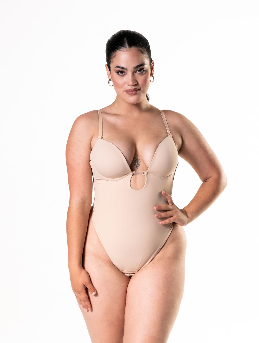 Shapewear-Bodysuit mit tiefem Ausschnitt und Tanga